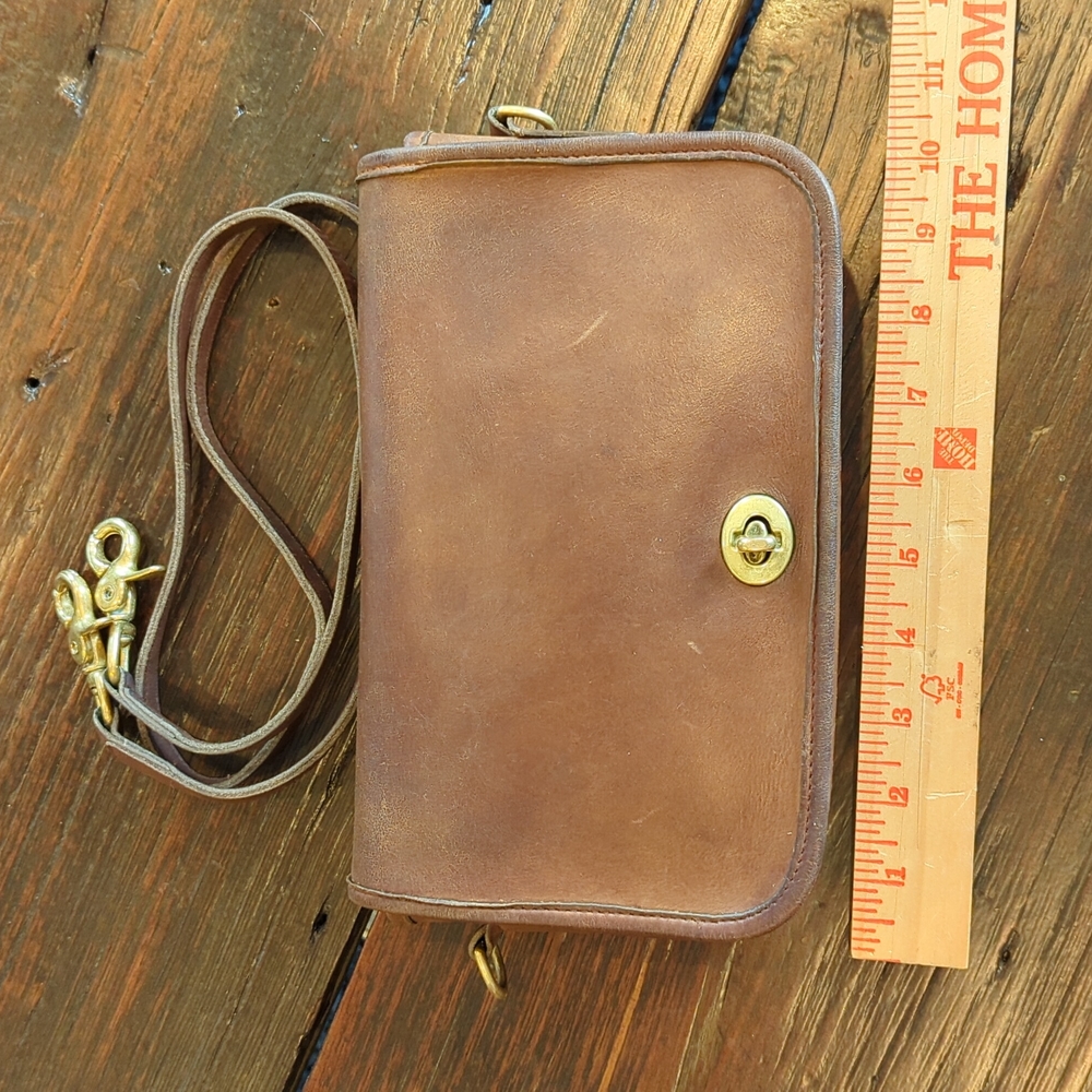Vintage Coach Pocket Purse 9755